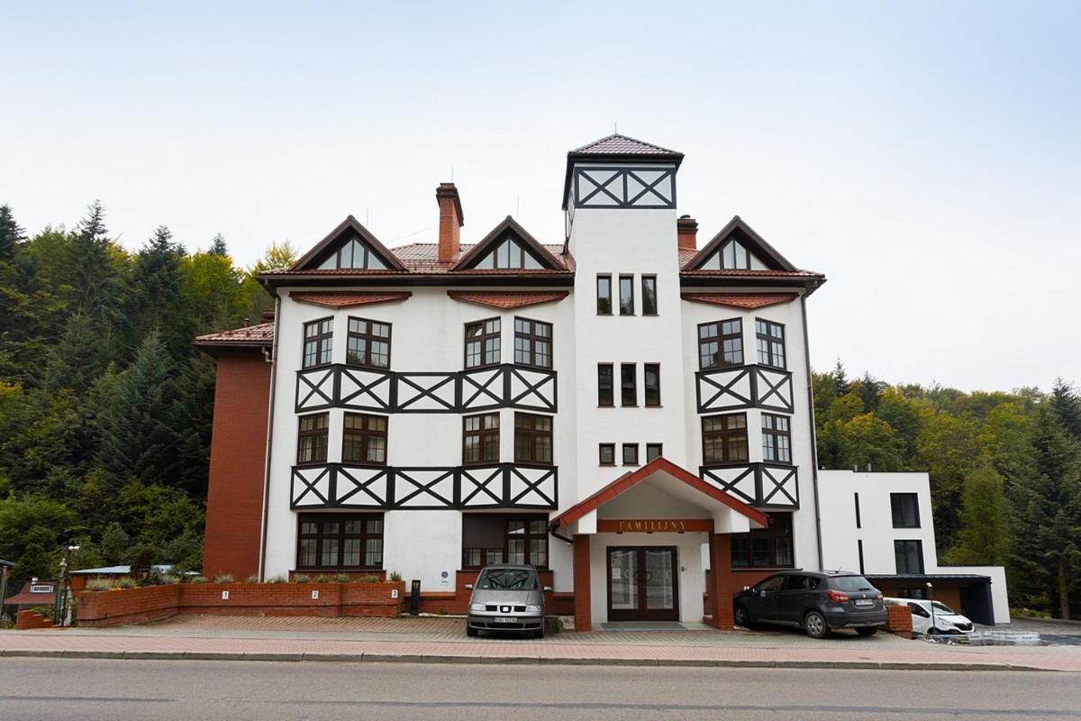 Resort Familijny Osrodek Wypoczynkowo - Rehabilitacyjny *