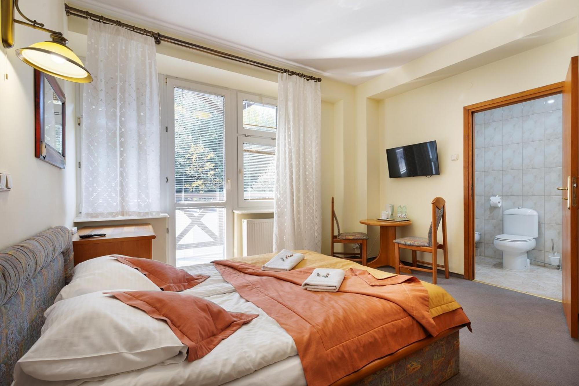 Familijny Osrodek Wypoczynkowo - Rehabilitacyjny Resort *